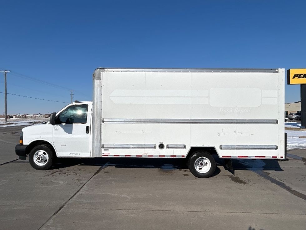 Light Duty Box Truck-Light and Medium Duty Trucks-GMC-2021-Savana G33903-Wichita-KS-106,280\n\t\tmiles-$ 28,750 - Image 4