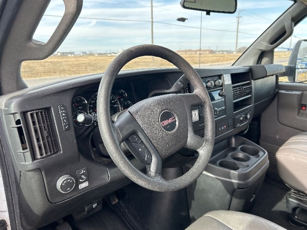 Light Duty Box Truck-Light and Medium Duty Trucks-GMC-2021-Savana G33903-Wichita-KS-86,962\n\t\tmiles-$ 30,750 - Image 16