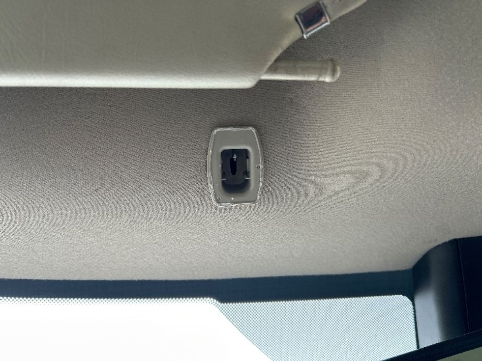 Light Duty Box Truck-Light and Medium Duty Trucks-GMC-2021-Savana G33903-Wichita-KS-86,962\n\t\tmiles-$ 30,750 - Image 25