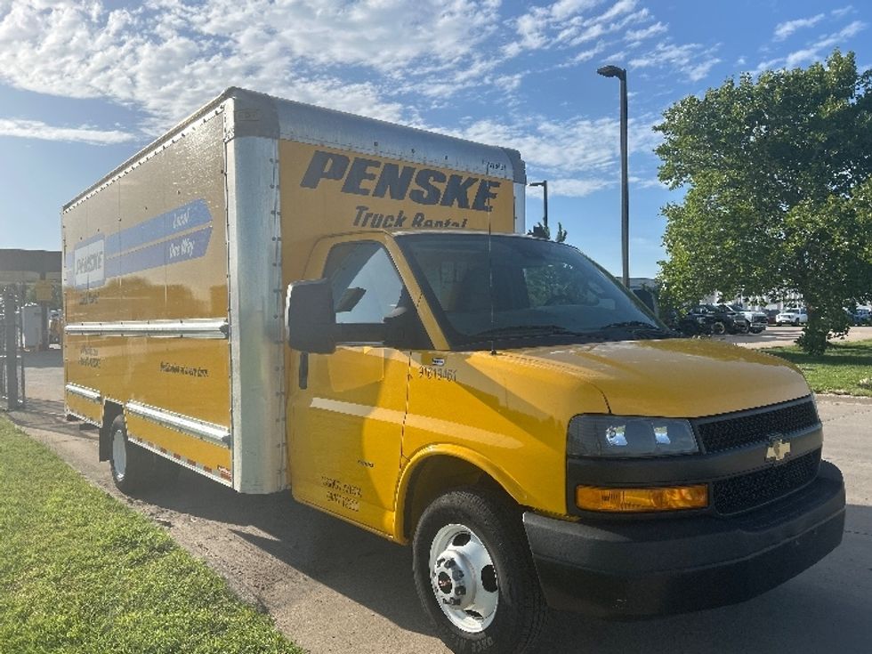 Light Duty Box Truck-Light and Medium Duty Trucks-GMC-2021-Savana G33903-Wichita-KS-89,745\n\t\tmiles-$ 28,500 - Image 1