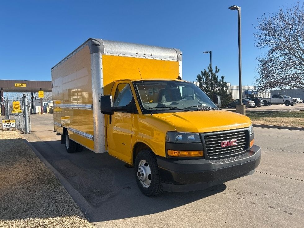 Light Duty Box Truck-Light and Medium Duty Trucks-GMC-2021-Savana G33903-Wichita-KS-94,362\n\t\tmiles-$ 27,000 - Image 1