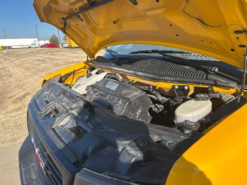 Light Duty Box Truck-Light and Medium Duty Trucks-GMC-2021-Savana G33903-Wichita-KS-94,362\n\t\tmiles-$ 27,000 - Image 22