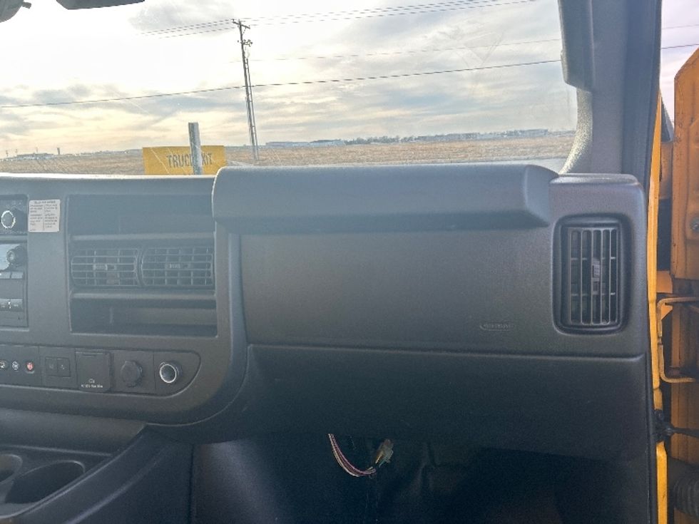 Light Duty Box Truck-Light and Medium Duty Trucks-GMC-2021-Savana G33903-Wichita-KS-96,044\n\t\tmiles-$ 27,000 - Image 19