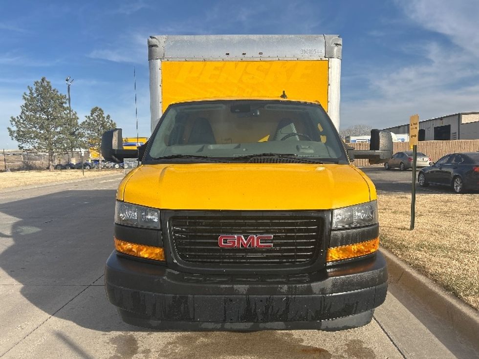 Light Duty Box Truck-Light and Medium Duty Trucks-GMC-2021-Savana G33903-Wichita-KS-96,044\n\t\tmiles-$ 27,000 - Image 2
