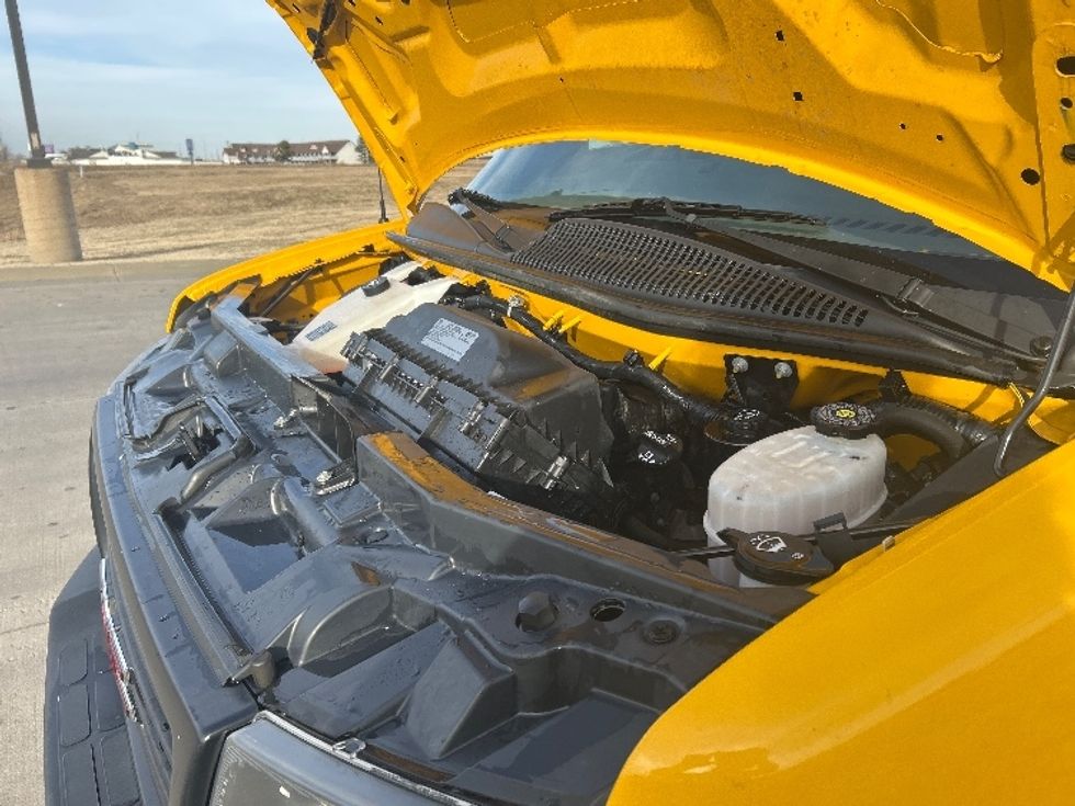 Light Duty Box Truck-Light and Medium Duty Trucks-GMC-2021-Savana G33903-Wichita-KS-96,044\n\t\tmiles-$ 27,000 - Image 22