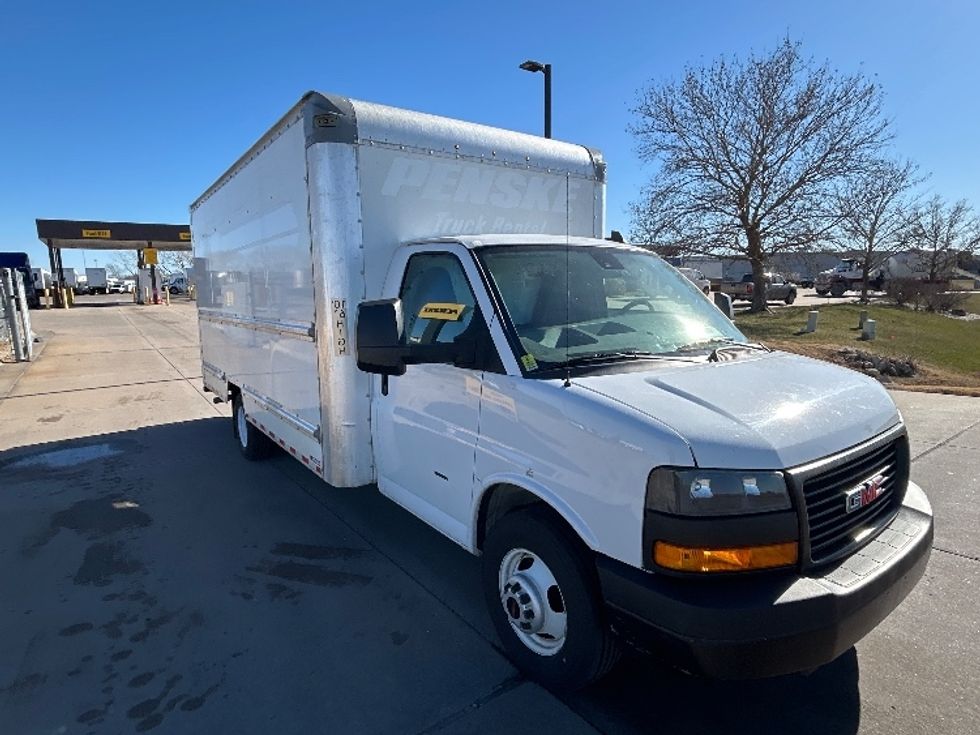 Light Duty Box Truck-Light and Medium Duty Trucks-GMC-2021-Savana G33903-Wichita-KS-97,347\n\t\tmiles-$ 29,750 - Image 1