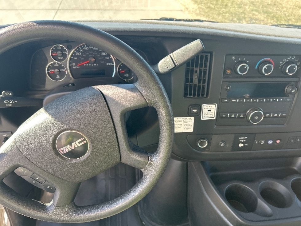 Light Duty Box Truck-Light and Medium Duty Trucks-GMC-2021-Savana G33903-Wichita-KS-97,347\n\t\tmiles-$ 29,750 - Image 18