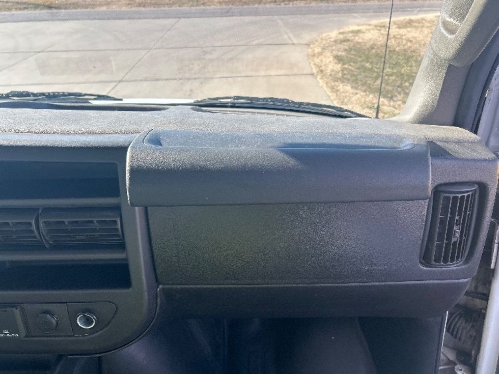 Light Duty Box Truck-Light and Medium Duty Trucks-GMC-2021-Savana G33903-Wichita-KS-97,347\n\t\tmiles-$ 29,750 - Image 21