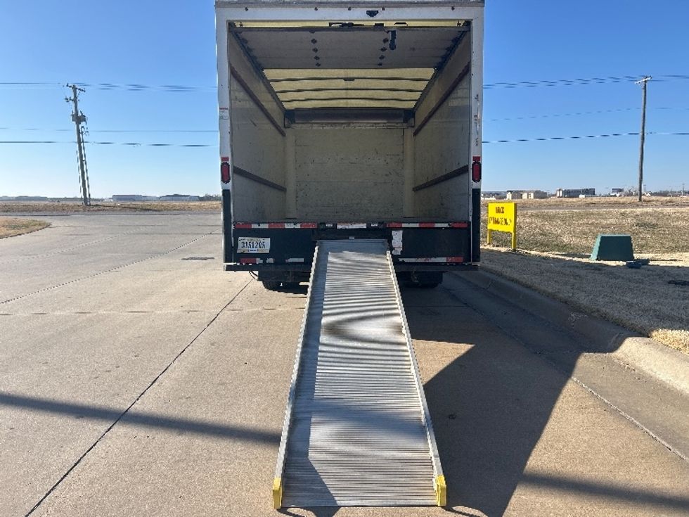 Light Duty Box Truck-Light and Medium Duty Trucks-GMC-2021-Savana G33903-Wichita-KS-97,347\n\t\tmiles-$ 29,750 - Image 9