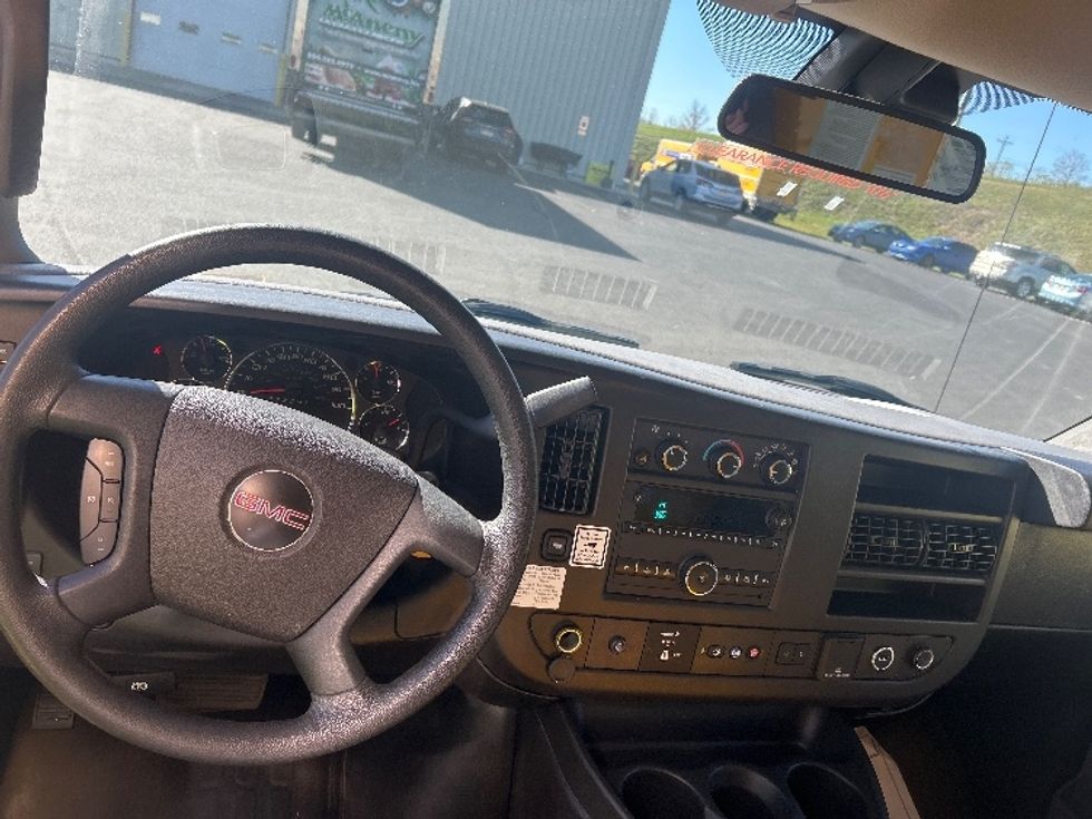 Light Duty Box Truck-Light and Medium Duty Trucks-GMC-2021-Savana G33903-Wilkes Barre-PA-88,232\n\t\tmiles-$ 27,000 - Image 15