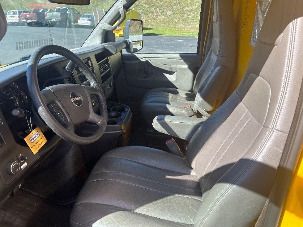 Light Duty Box Truck-Light and Medium Duty Trucks-GMC-2021-Savana G33903-Wilkes Barre-PA-88,232\n\t\tmiles-$ 27,000 - Image 16