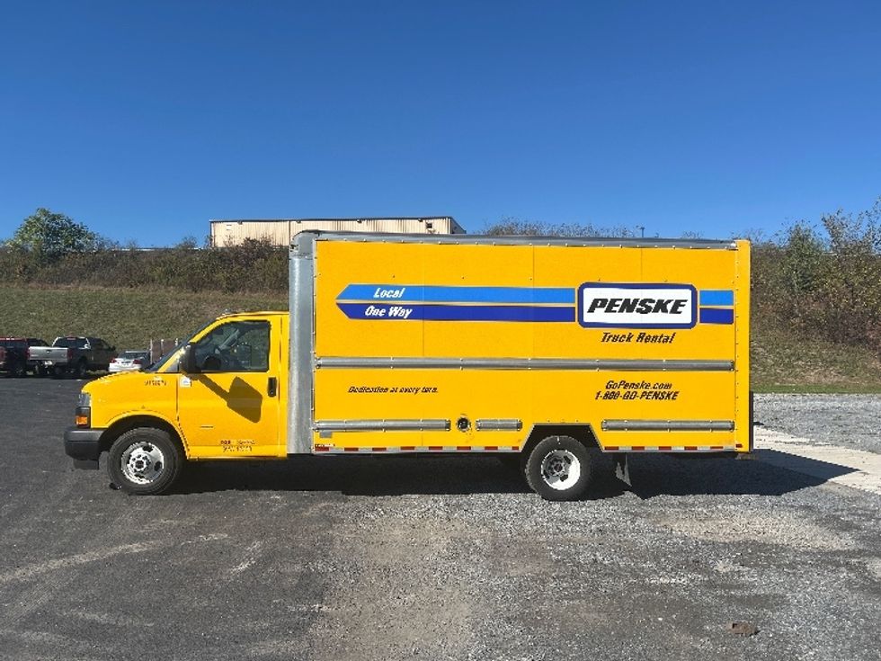 Light Duty Box Truck-Light and Medium Duty Trucks-GMC-2021-Savana G33903-Wilkes Barre-PA-88,232\n\t\tmiles-$ 27,000 - Image 4