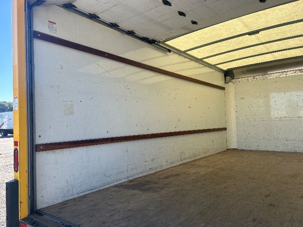 Light Duty Box Truck-Light and Medium Duty Trucks-GMC-2021-Savana G33903-Wilkes Barre-PA-88,232\n\t\tmiles-$ 27,000 - Image 9