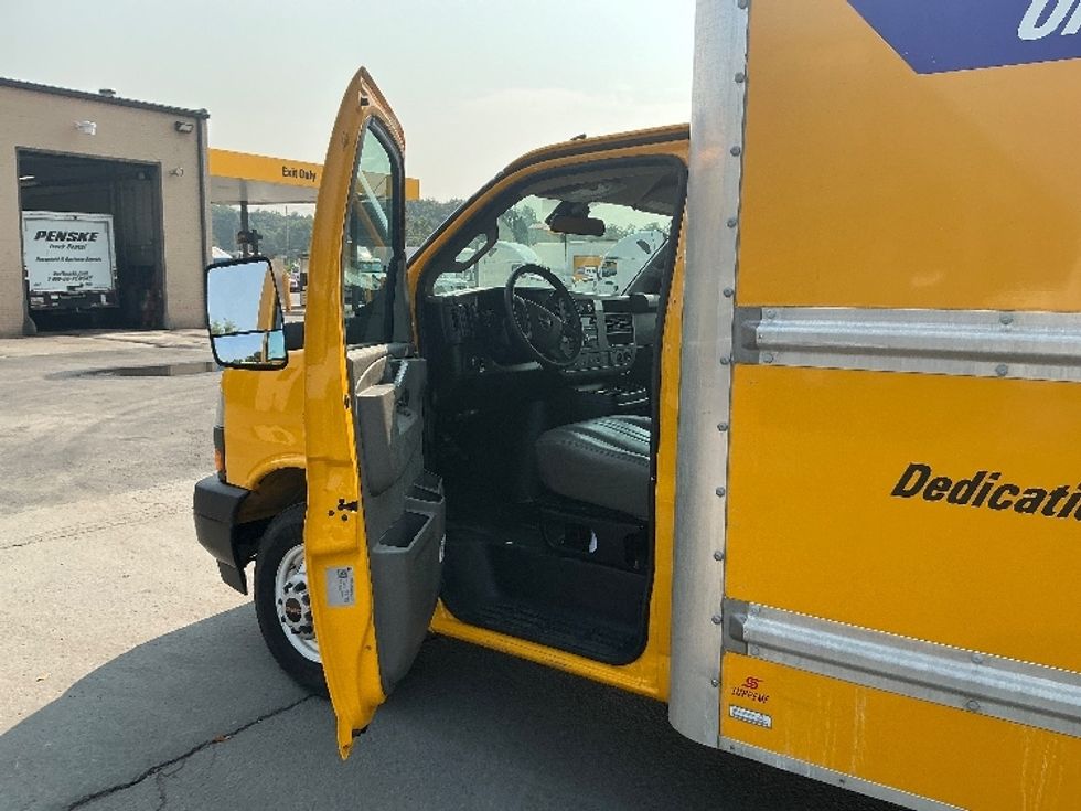 Light Duty Box Truck-Light and Medium Duty Trucks-GMC-2021-Savana G33903-Wilkes Barre-PA-88,914\n\t\tmiles-$ 25,500 - Image 14