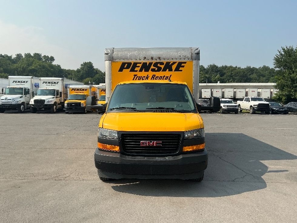Light Duty Box Truck-Light and Medium Duty Trucks-GMC-2021-Savana G33903-Wilkes Barre-PA-88,914\n\t\tmiles-$ 25,500 - Image 2