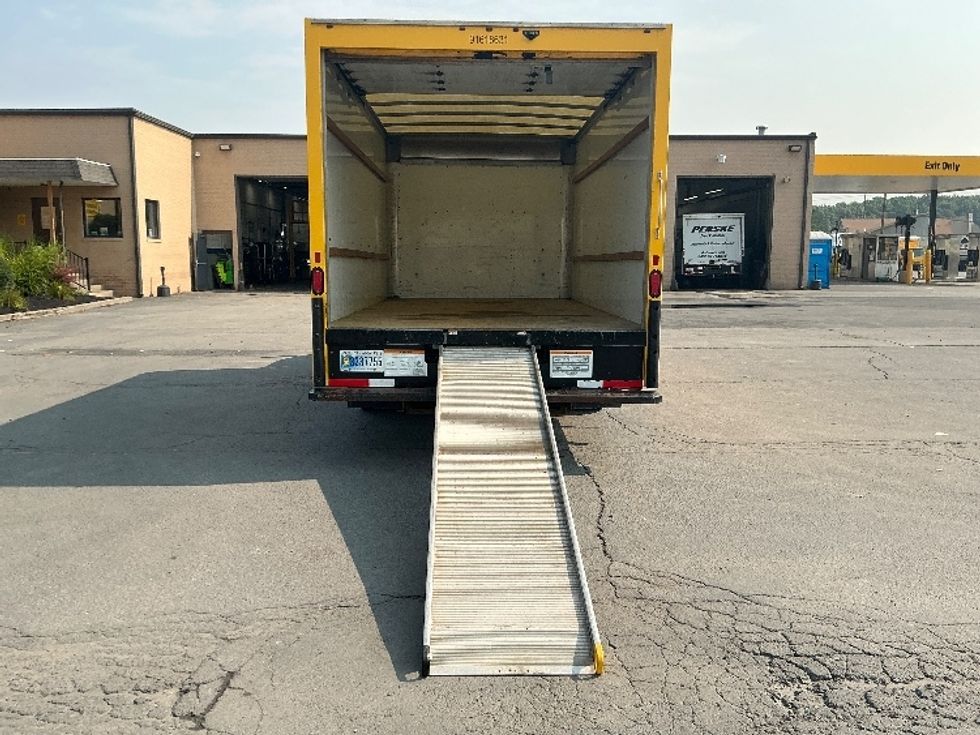 Light Duty Box Truck-Light and Medium Duty Trucks-GMC-2021-Savana G33903-Wilkes Barre-PA-88,914\n\t\tmiles-$ 25,500 - Image 8