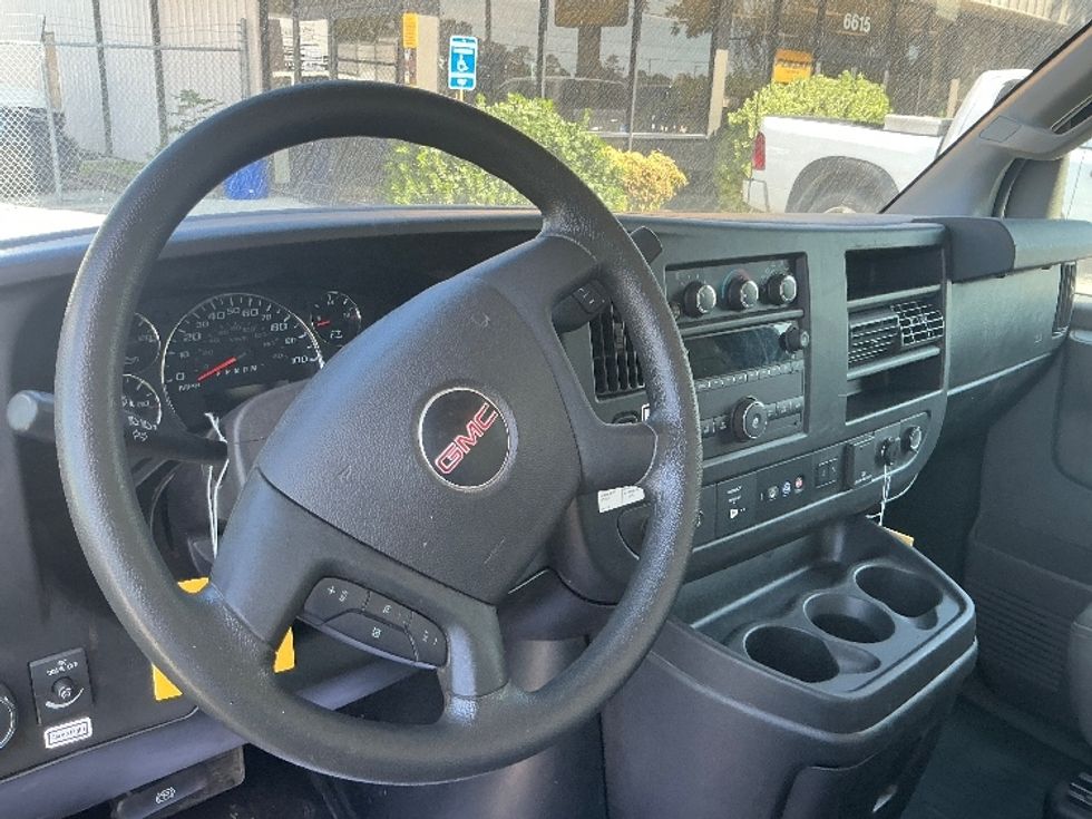 Light Duty Box Truck-Light and Medium Duty Trucks-GMC-2021-Savana G33903-Wilmington-NC-112,777\n\t\tmiles-$ 28,250 - Image 17