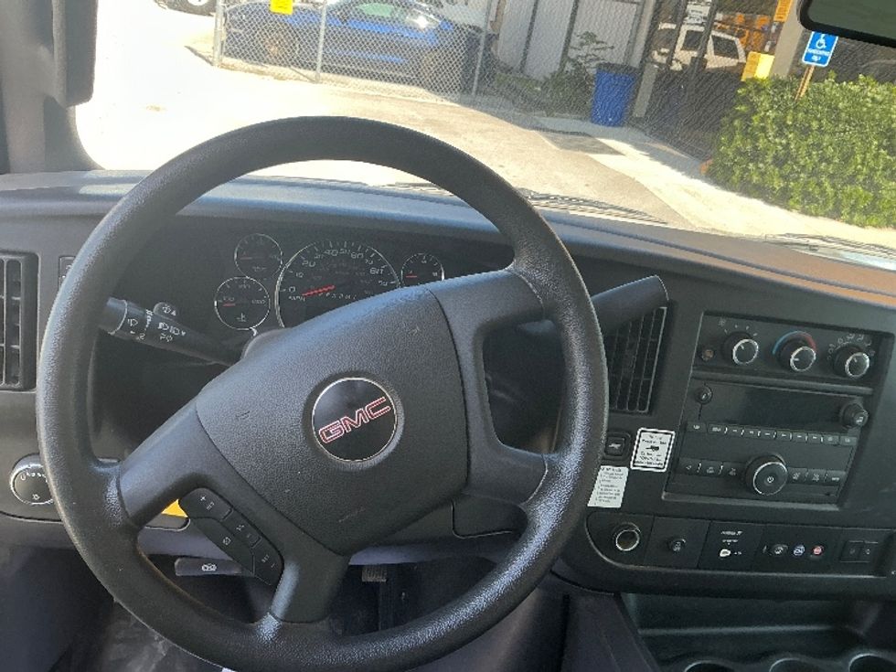 Light Duty Box Truck-Light and Medium Duty Trucks-GMC-2021-Savana G33903-Wilmington-NC-112,777\n\t\tmiles-$ 28,250 - Image 18