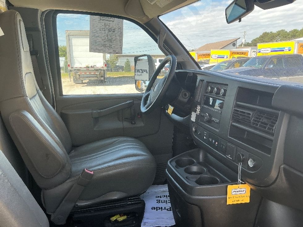 Light Duty Box Truck-Light and Medium Duty Trucks-GMC-2021-Savana G33903-Wilmington-NC-112,777\n\t\tmiles-$ 28,250 - Image 22