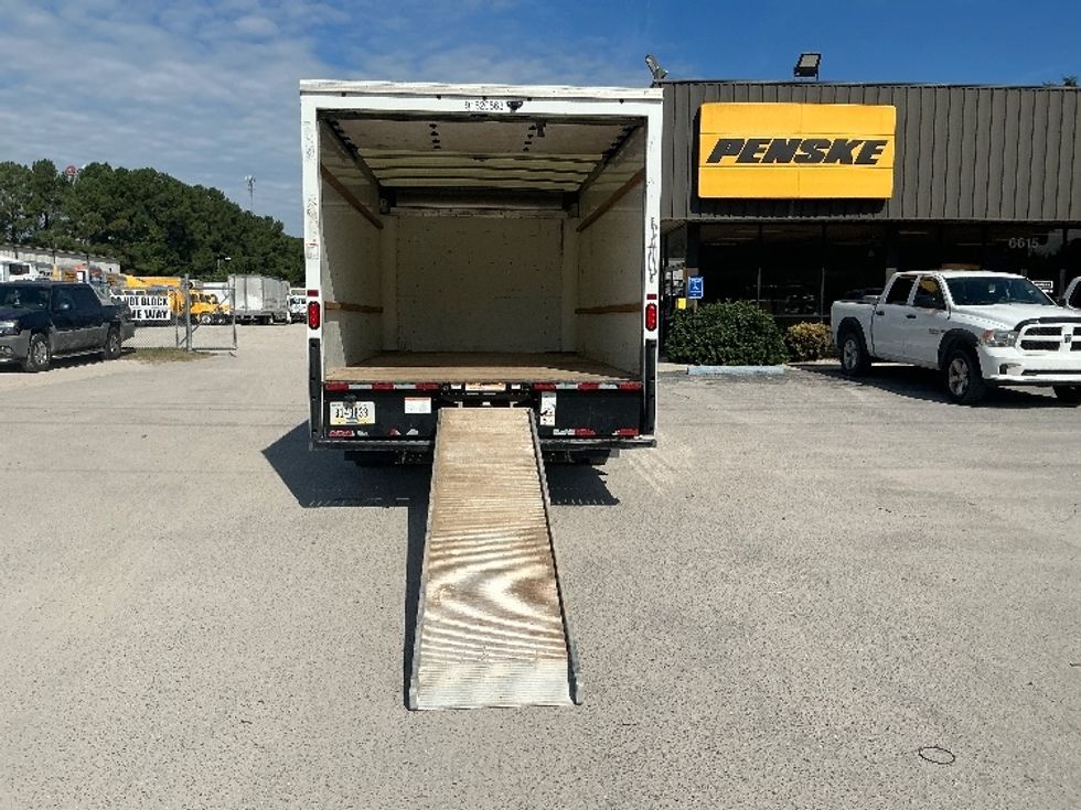Light Duty Box Truck-Light and Medium Duty Trucks-GMC-2021-Savana G33903-Wilmington-NC-112,777\n\t\tmiles-$ 28,250 - Image 9