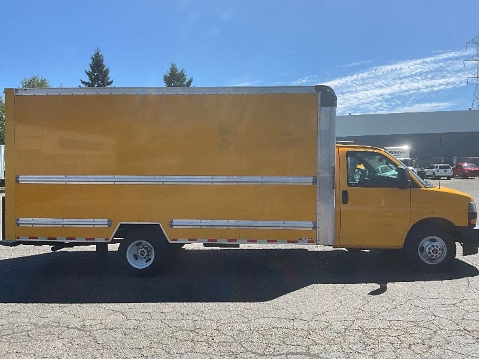 Light Duty Box Truck-Light and Medium Duty Trucks-GMC-2021-Savana G33903-Wilsonville-OR-106,769\n\t\tmiles-$ 23,500 - Image 15