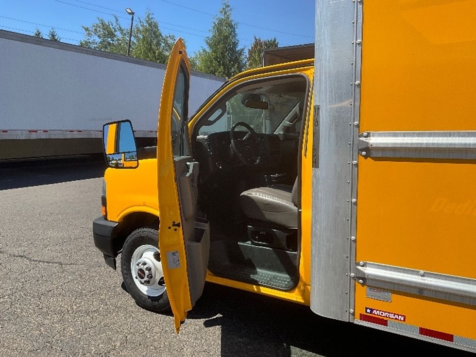 Light Duty Box Truck-Light and Medium Duty Trucks-GMC-2021-Savana G33903-Wilsonville-OR-106,769\n\t\tmiles-$ 23,500 - Image 16