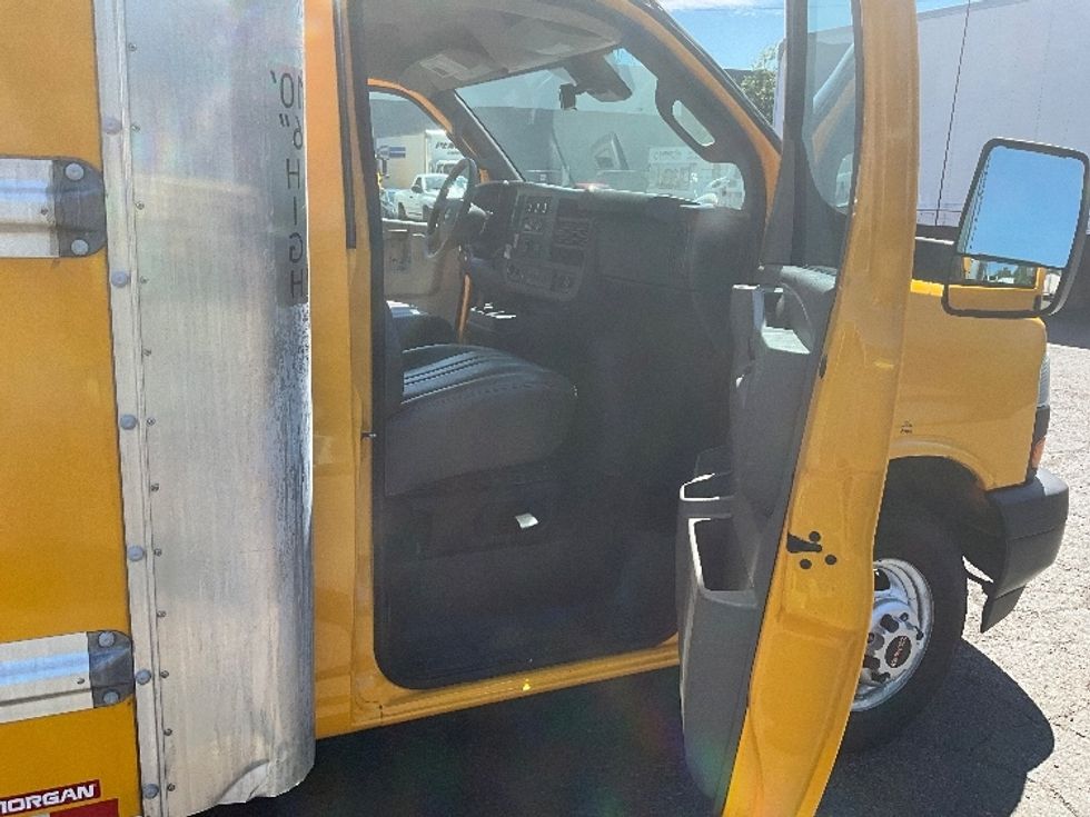Light Duty Box Truck-Light and Medium Duty Trucks-GMC-2021-Savana G33903-Wilsonville-OR-106,769\n\t\tmiles-$ 23,500 - Image 20