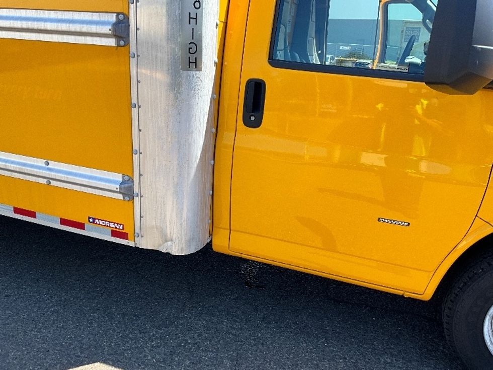 Light Duty Box Truck-Light and Medium Duty Trucks-GMC-2021-Savana G33903-Wilsonville-OR-106,769\n\t\tmiles-$ 23,500 - Image 25