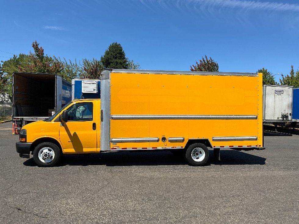 Light Duty Box Truck-Light and Medium Duty Trucks-GMC-2021-Savana G33903-Wilsonville-OR-106,769\n\t\tmiles-$ 23,500 - Image 4