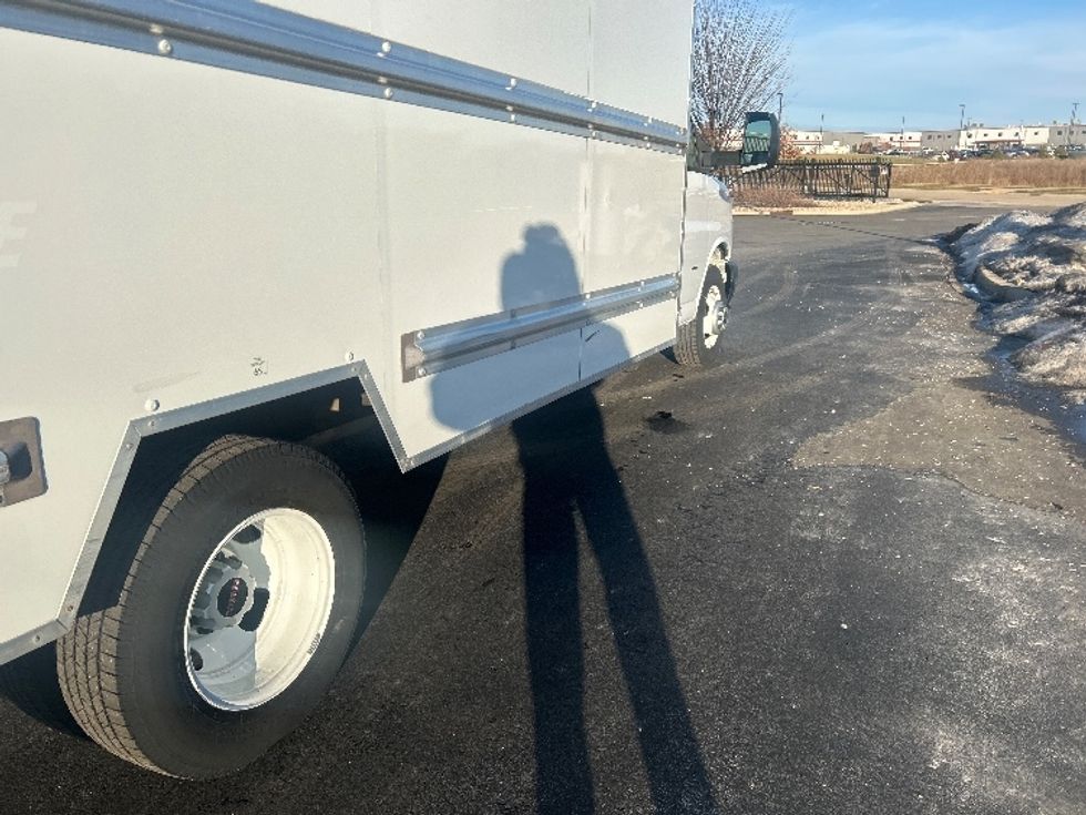 Light Duty Box Truck-Light and Medium Duty Trucks-GMC-2021-Savana G33903-Windsor-WI-97,534\n\t\tmiles-$ 30,250 - Image 13