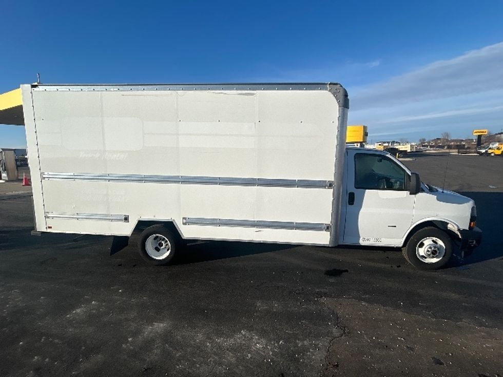 Light Duty Box Truck-Light and Medium Duty Trucks-GMC-2021-Savana G33903-Windsor-WI-97,534\n\t\tmiles-$ 30,250 - Image 16