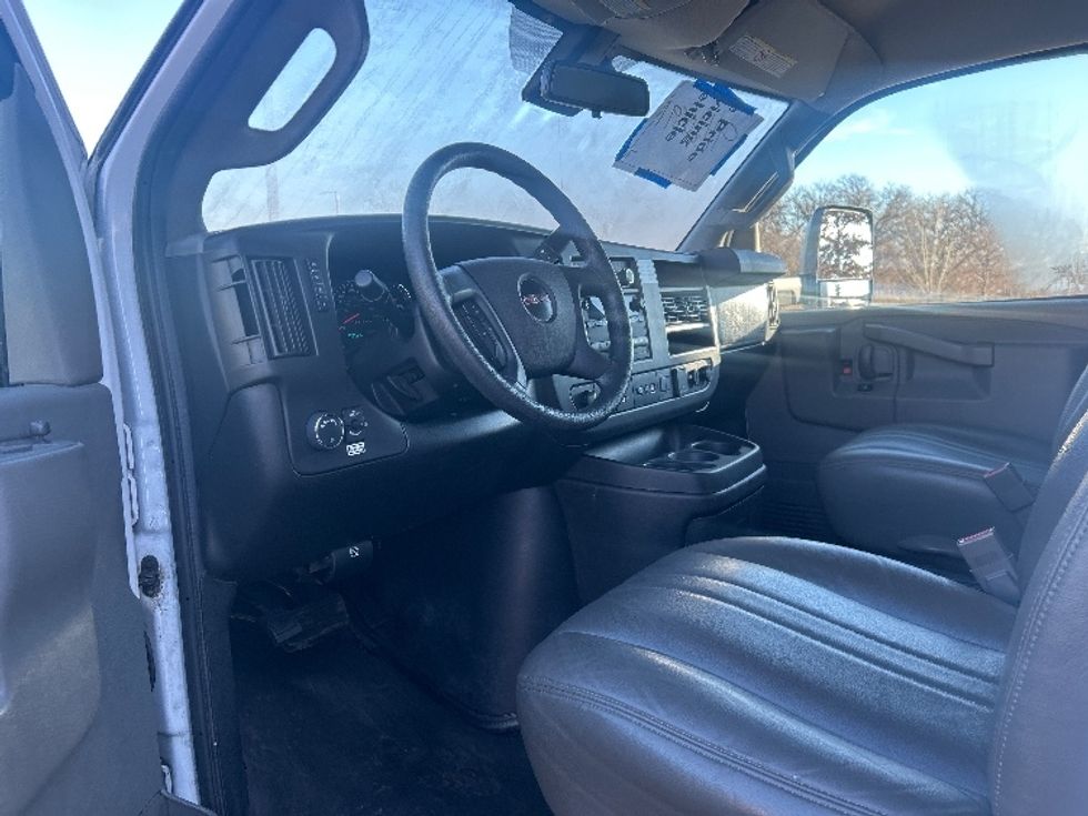 Light Duty Box Truck-Light and Medium Duty Trucks-GMC-2021-Savana G33903-Windsor-WI-97,534\n\t\tmiles-$ 30,250 - Image 17