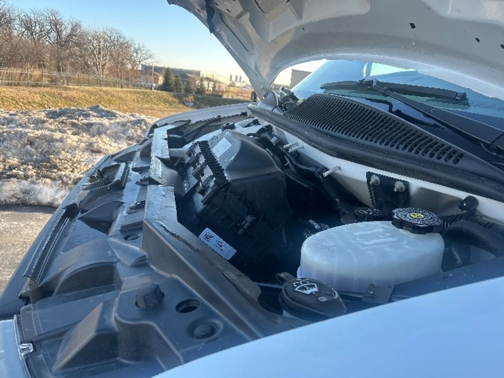 Light Duty Box Truck-Light and Medium Duty Trucks-GMC-2021-Savana G33903-Windsor-WI-97,534\n\t\tmiles-$ 30,250 - Image 24