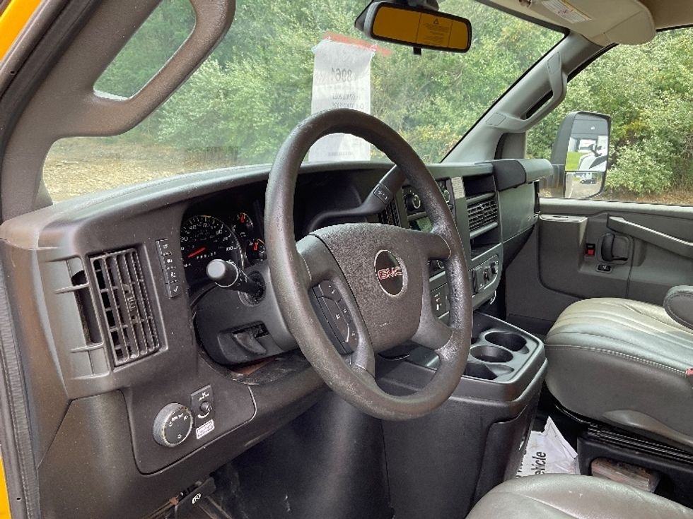 Light Duty Box Truck-Light and Medium Duty Trucks-GMC-2021-Savana G33903-Youngstown-OH-103,635\n\t\tmiles-$ 24,500 - Image 17