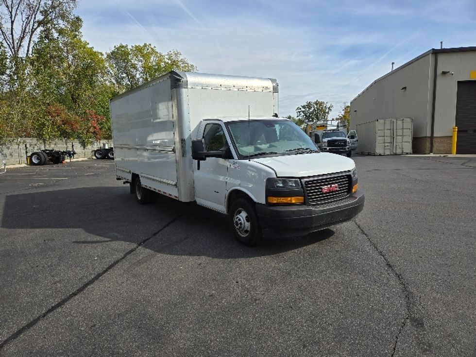 Light Duty Box Truck-Light and Medium Duty Trucks-GMC-2021-Savana G33903-Ypsilanti-MI-87,897\n\t\tmiles-$ 31,500 - Image 1
