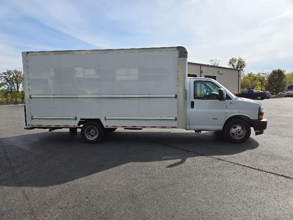 Light Duty Box Truck-Light and Medium Duty Trucks-GMC-2021-Savana G33903-Ypsilanti-MI-87,897\n\t\tmiles-$ 31,500 - Image 14