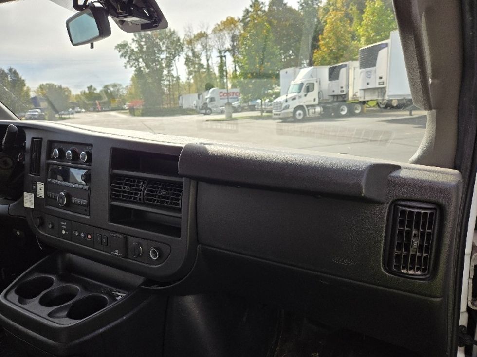 Light Duty Box Truck-Light and Medium Duty Trucks-GMC-2021-Savana G33903-Ypsilanti-MI-87,897\n\t\tmiles-$ 31,500 - Image 20