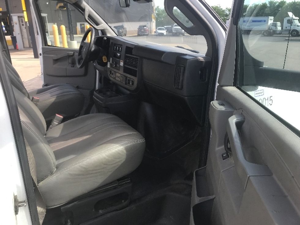 Light Duty Box Truck-Light and Medium Duty Trucks-GMC-2021-Savana G33903-Zelienople-PA-90,278\n\t\tmiles-$ 29,750 - Image 20