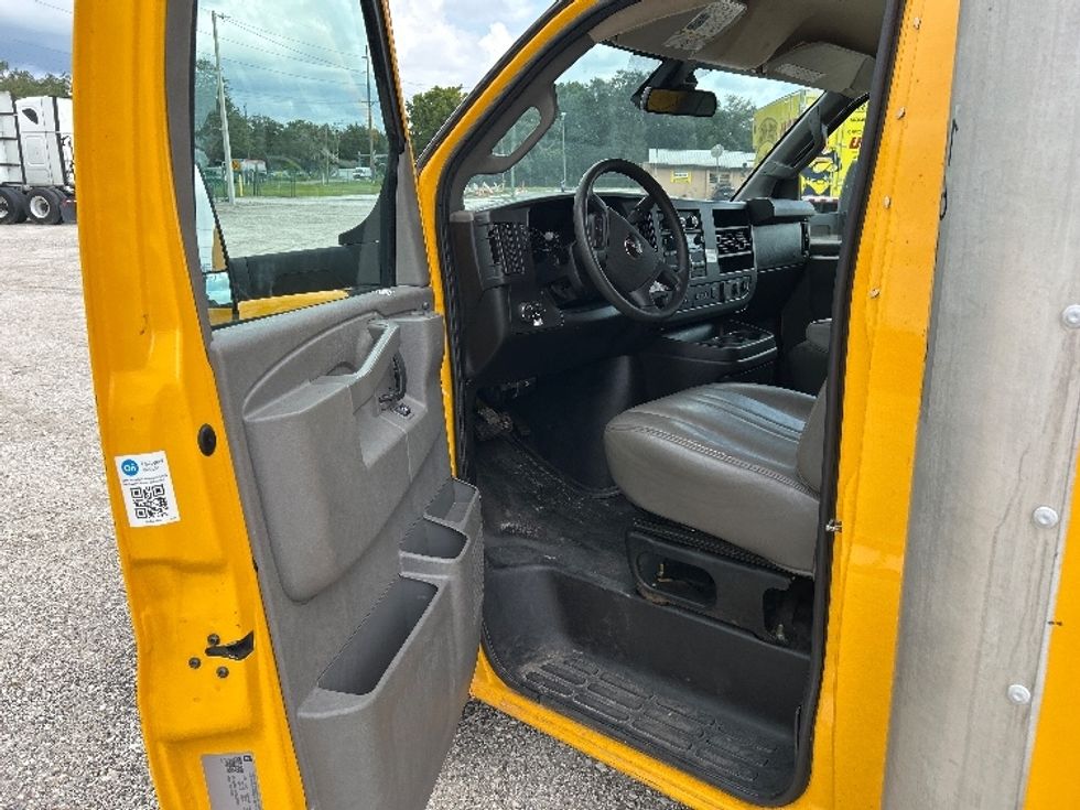 Light Duty Box Truck-Light and Medium Duty Trucks-GMC-2021-Savana G33903-Zelienople-PA-98,115\n\t\tmiles-$ 25,250 - Image 15