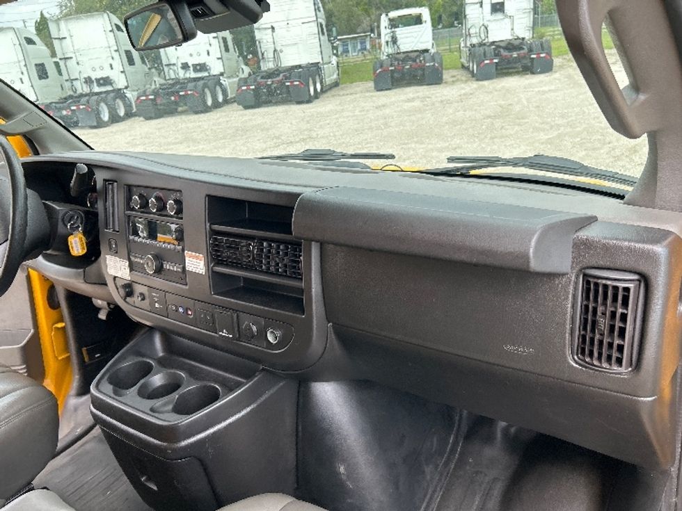 Light Duty Box Truck-Light and Medium Duty Trucks-GMC-2021-Savana G33903-Zelienople-PA-98,115\n\t\tmiles-$ 25,250 - Image 20