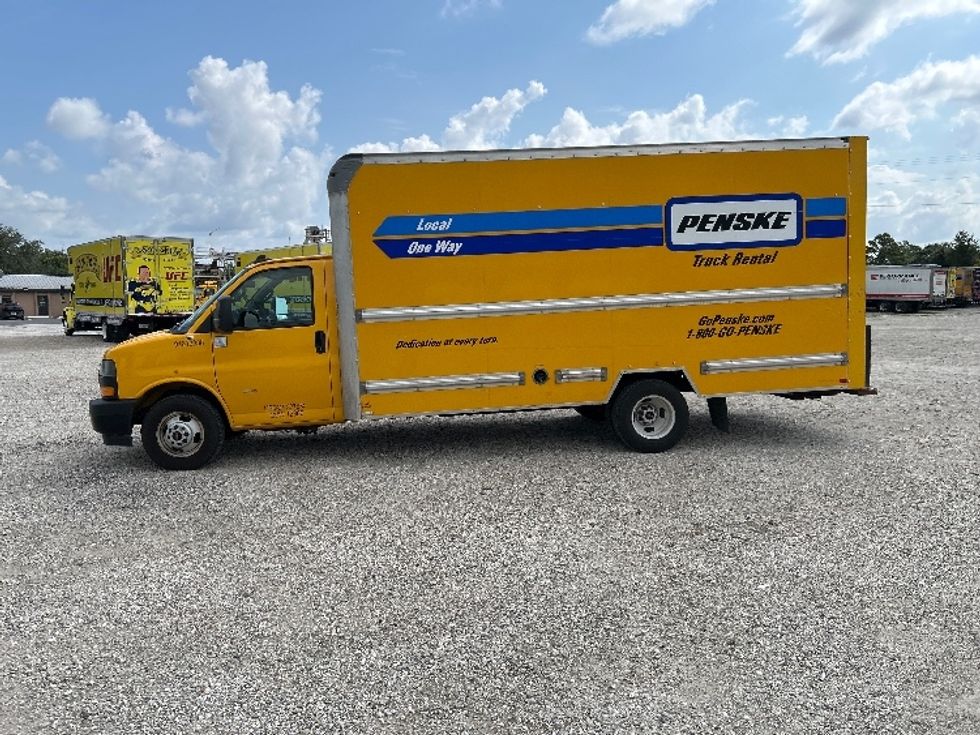 Light Duty Box Truck-Light and Medium Duty Trucks-GMC-2021-Savana G33903-Zelienople-PA-98,115\n\t\tmiles-$ 25,250 - Image 4