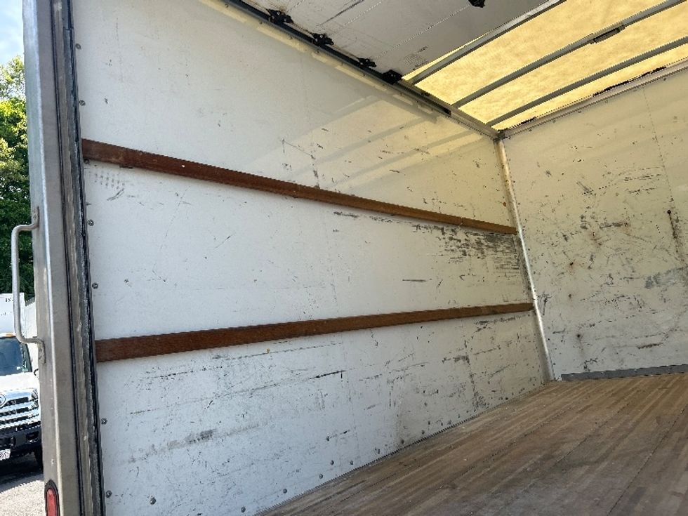 Light Duty Box Truck-Light and Medium Duty Trucks-GMC-2022-G33503-Braintree-MA-116,031\n\t\tmiles-$ 27,500 - Image 11