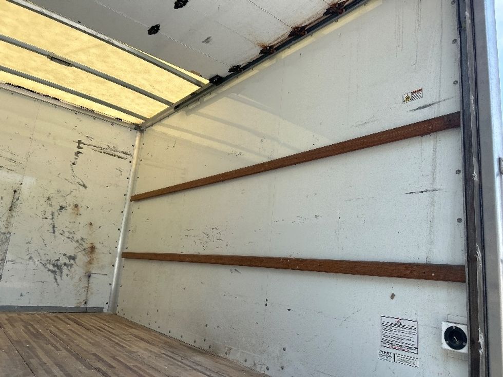 Light Duty Box Truck-Light and Medium Duty Trucks-GMC-2022-G33503-Braintree-MA-116,031\n\t\tmiles-$ 27,500 - Image 12