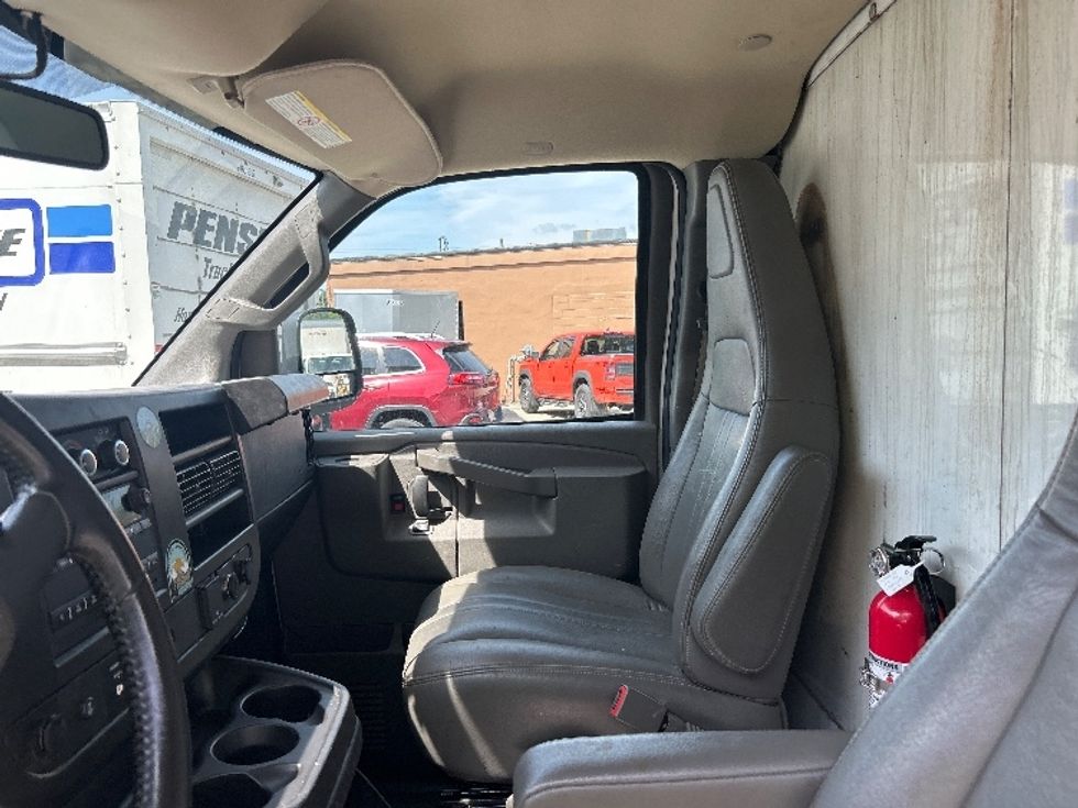 Light Duty Box Truck-Light and Medium Duty Trucks-GMC-2022-G33503-Braintree-MA-116,031\n\t\tmiles-$ 27,500 - Image 19