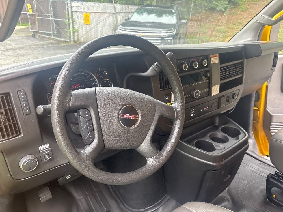 Light Duty Box Truck-Light and Medium Duty Trucks-GMC-2022-Savana G33503-Alexandria-VA-105,017\n\t\tmiles-$ 26,000 - Image 17
