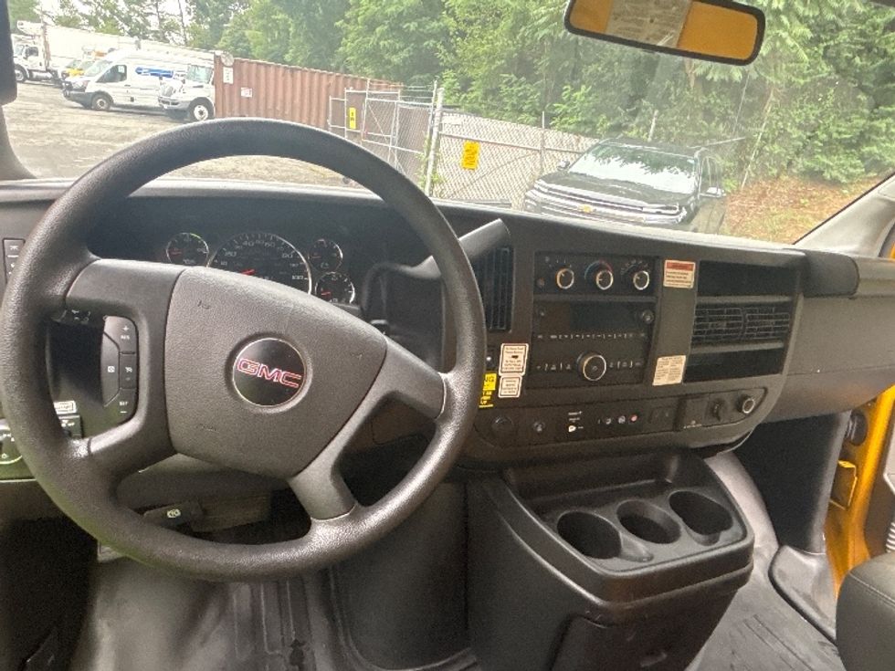 Light Duty Box Truck-Light and Medium Duty Trucks-GMC-2022-Savana G33503-Alexandria-VA-105,017\n\t\tmiles-$ 26,000 - Image 18