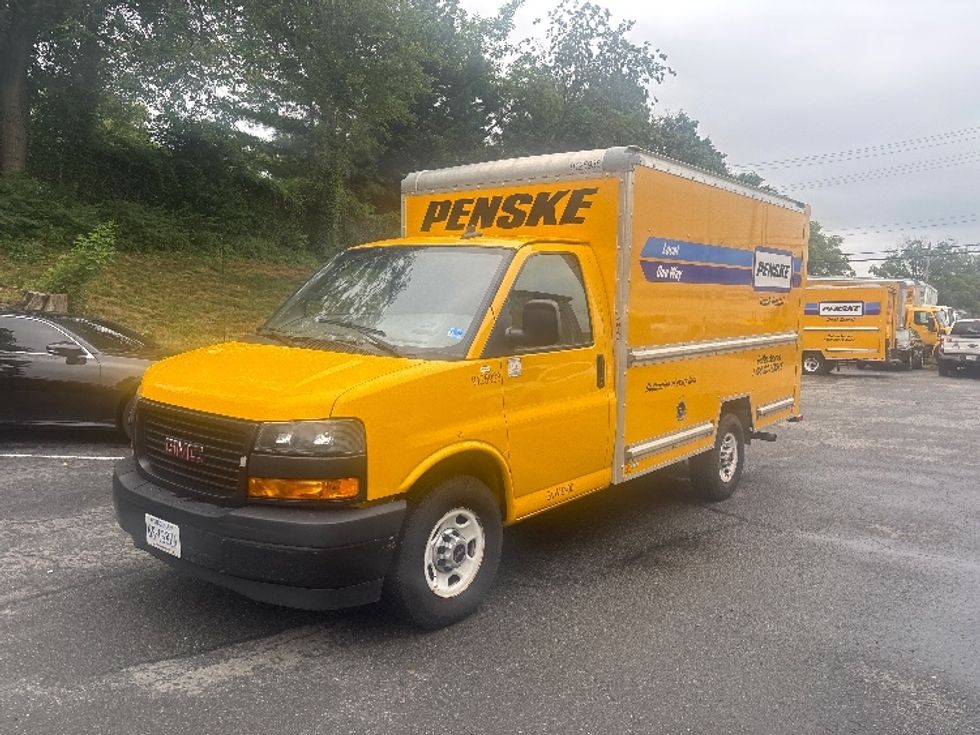 Light Duty Box Truck-Light and Medium Duty Trucks-GMC-2022-Savana G33503-Alexandria-VA-105,017\n\t\tmiles-$ 26,000 - Image 3