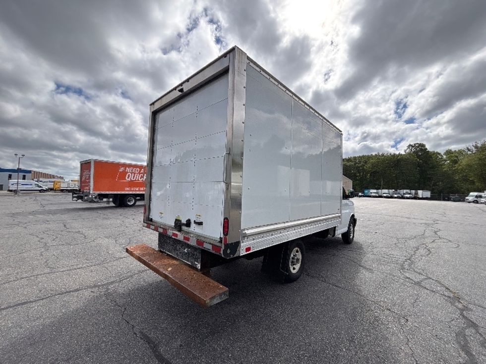 Light Duty Box Truck-Light and Medium Duty Trucks-GMC-2022-Savana G33503-Braintree-MA-116,964\n\t\tmiles-$ 27,000 - Image 12