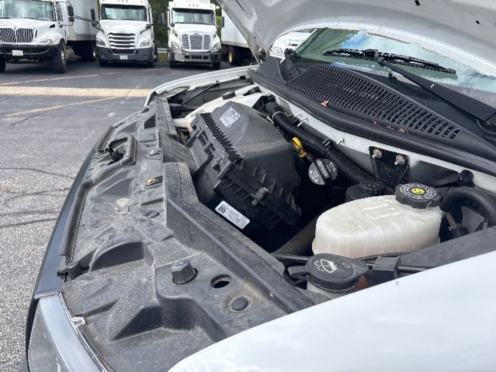 Light Duty Box Truck-Light and Medium Duty Trucks-GMC-2022-Savana G33503-Braintree-MA-116,964\n\t\tmiles-$ 27,000 - Image 23