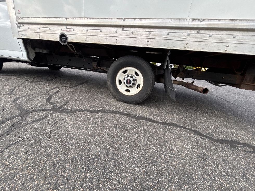 Light Duty Box Truck-Light and Medium Duty Trucks-GMC-2022-Savana G33503-Braintree-MA-116,964\n\t\tmiles-$ 27,000 - Image 5